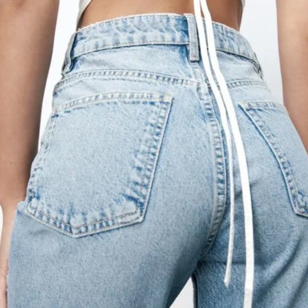 NWOT ZARA MOM FIT HIGH WAISTED ACID WASHED JEANS SIZE 4